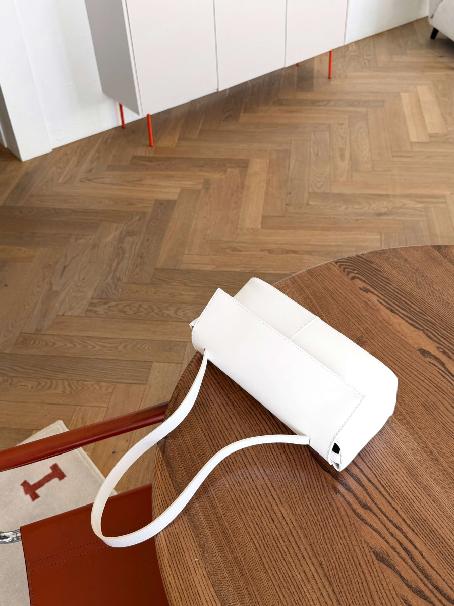 Клатч-багет МАДЛЕН білий LEMAN LM4871-2